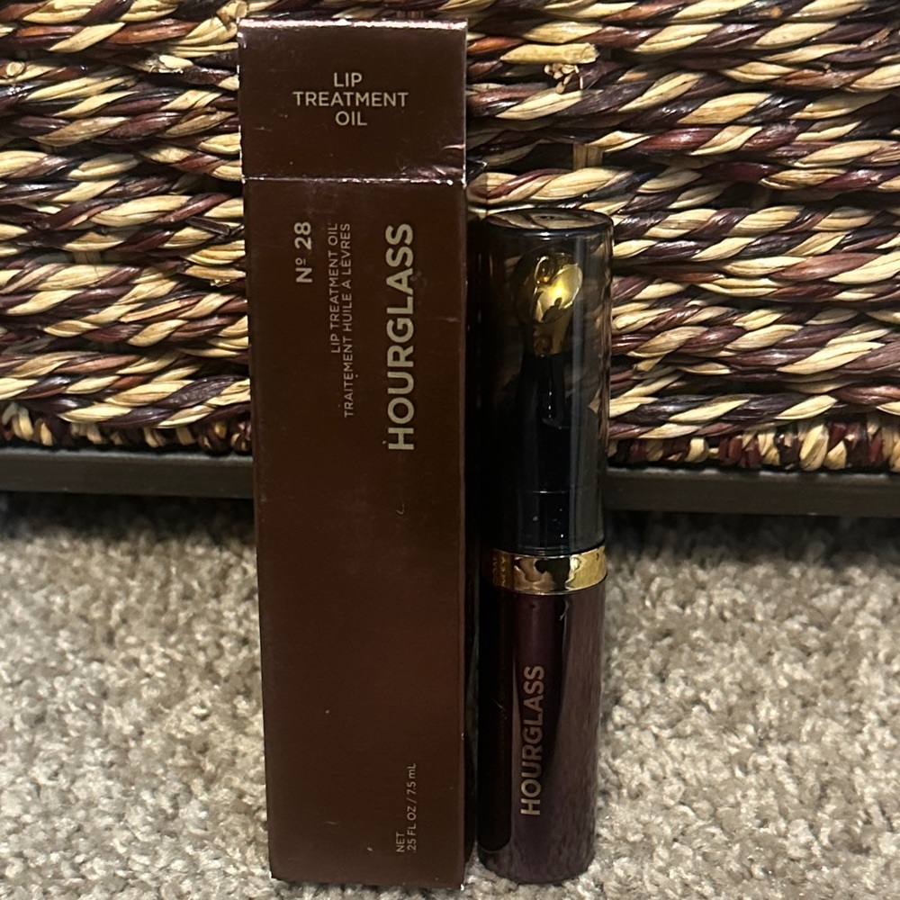 Hourglass No. 28 Lip Treatment Oil in Box